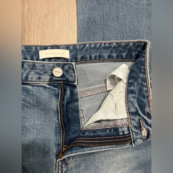 Giordano Slim Straight leg Jeans - Picture 2 of 9